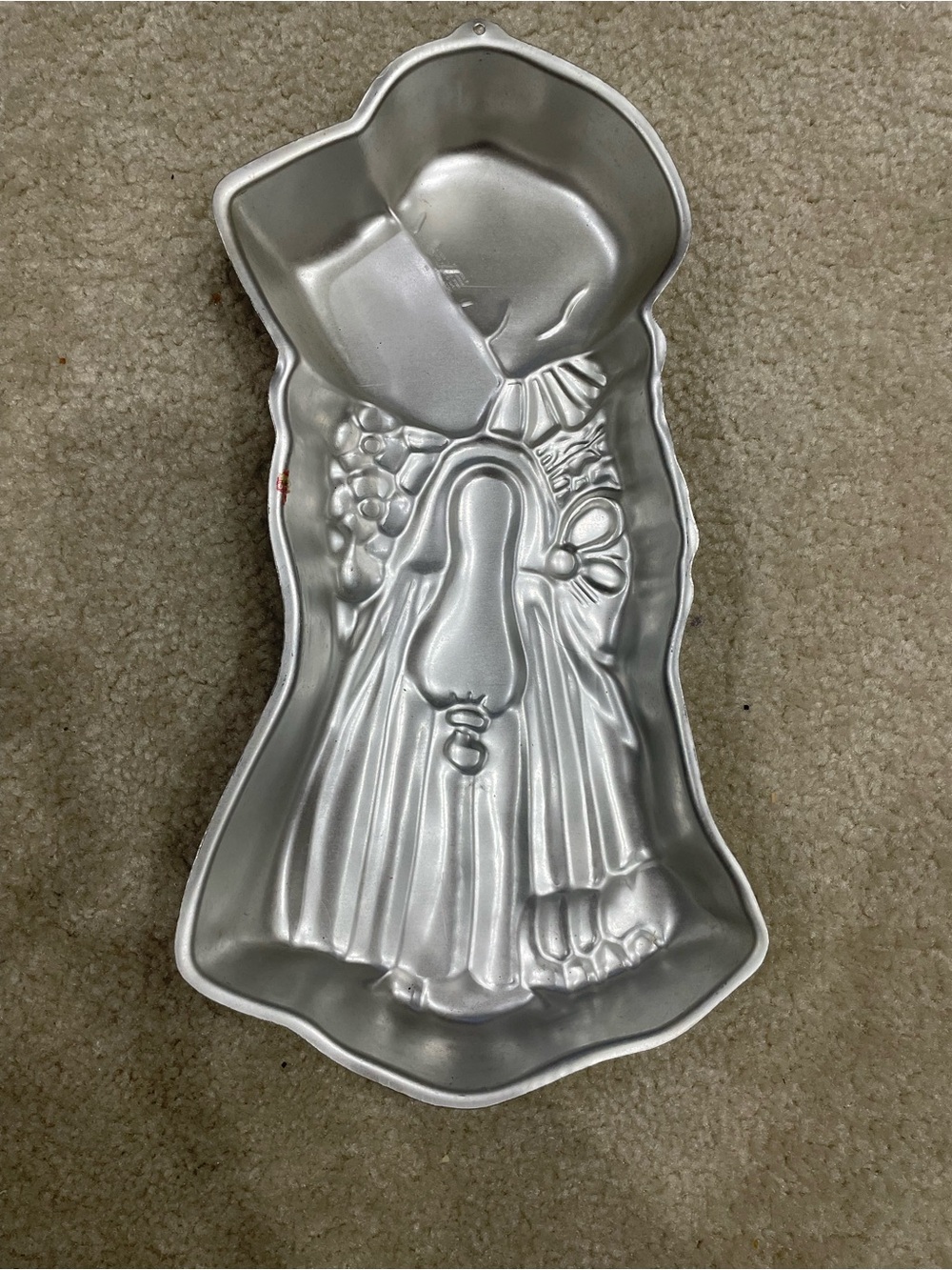 Vintage Wilton aluminum holly hobbie cake pan